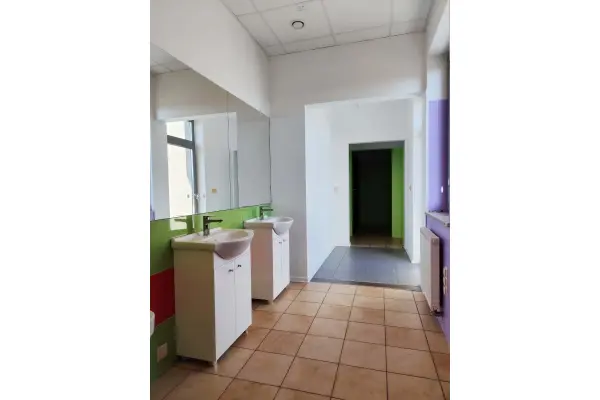 Kraków, Podgórze Duchackie, Cechowa, Lokal 150m2 do wejścia biuro/ gabinety/ kancelaria Podgórze Kurdwanów