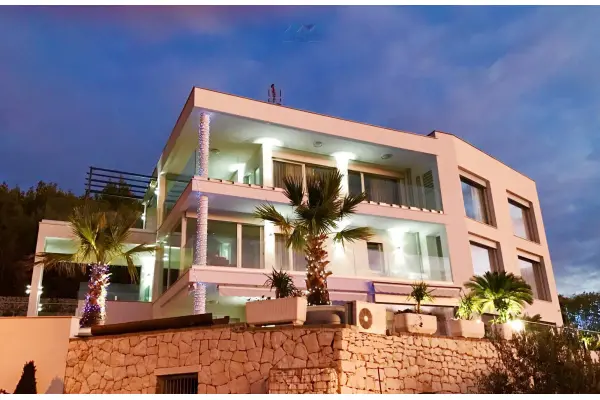 split, Podstrana, CHORWACJA - SPLIT - luxusowa willa 450m2, 3 baseny