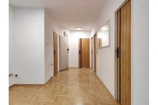 Kraków, Kraków-Podgórze, Wadowicka, OKAZJA mieszkanie 4/3 pok.+ kuchnia 70m2 Kraków Podgórze Mateczny