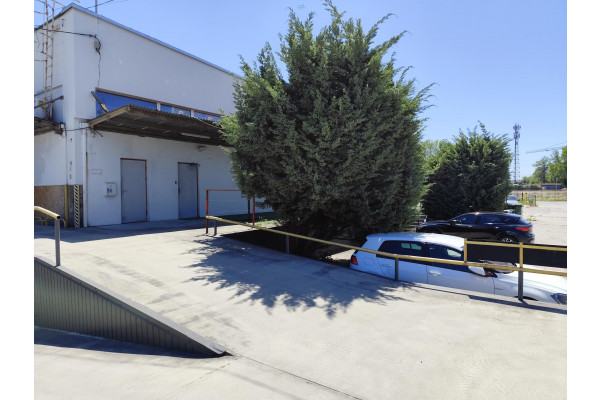 Kraków, Kraków-Nowa Huta, Czyżyny, Centralna, Do wyjanęcia Obiekt handlowo-magazynowy z rampą 1700m2 Kraków Czyżyny