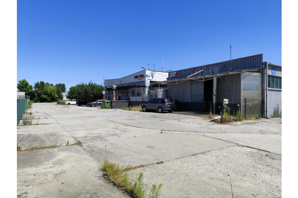 Kraków, Kraków-Nowa Huta, Czyżyny, Centralna, Do wyjanęcia Obiekt handlowo-magazynowy z rampą 1700m2 Kraków Czyżyny
