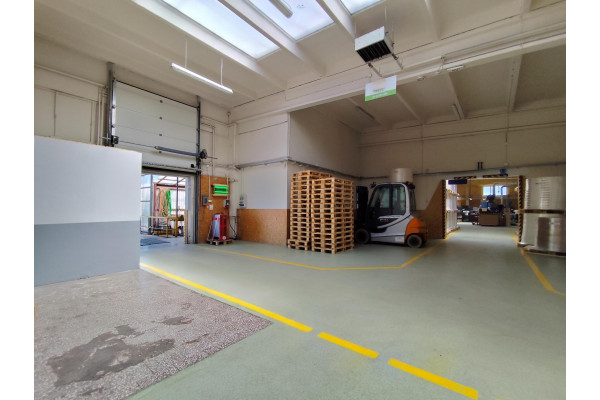 Kraków, Kraków-Nowa Huta, Czyżyny, Centralna, Do wyjanęcia Obiekt handlowo-magazynowy z rampą 1700m2 Kraków Czyżyny