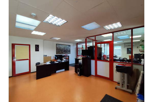Kraków, Kraków-Nowa Huta, Czyżyny, Centralna, Do wyjanęcia Obiekt handlowo-magazynowy z rampą 1700m2 Kraków Czyżyny