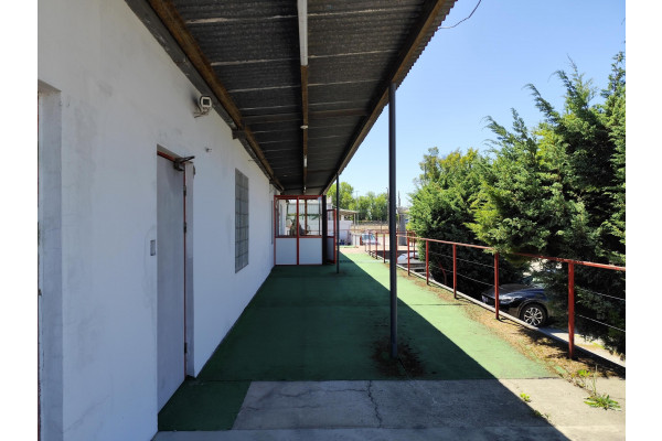 Kraków, Kraków-Nowa Huta, Czyżyny, Centralna, Do wyjanęcia Obiekt handlowo-magazynowy z rampą 1700m2 Kraków Czyżyny