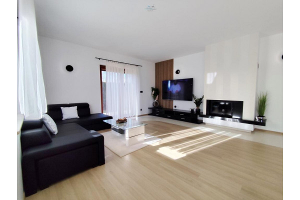 Kraków, Kraków-Podgórze, Leona Petrażyckiego, Dom wolnostojący 6 pokoi / 260m2 na działce 1000m2 Kraków Podgórze Dębniki