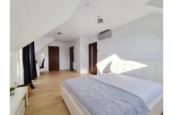 Kraków, Kraków-Podgórze, Leona Petrażyckiego, Dom wolnostojący 6 pokoi / 260m2 na działce 1000m2 Kraków Podgórze Dębniki