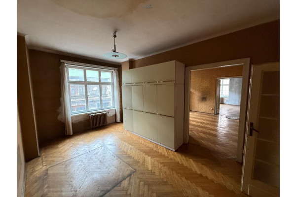 małopolskie, Kraków, Kraków-Śródmieście, Krowoderska, Apartament 173m2 w ścisłym centrum Krakowa - do remontu OKAZJA