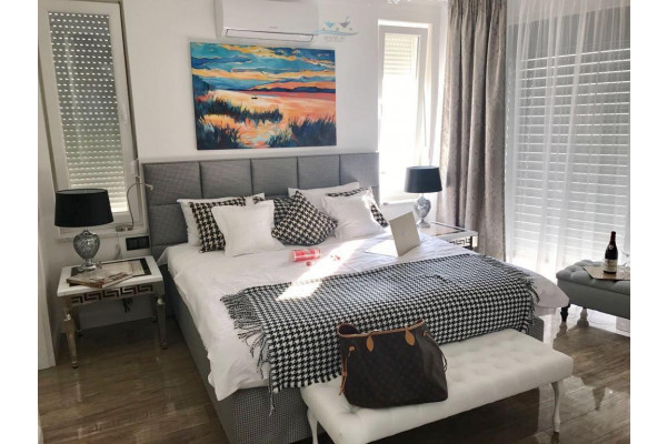 Podstrana, CHORWACJA - SPLIT - luxusowa willa 450m2, 3 baseny