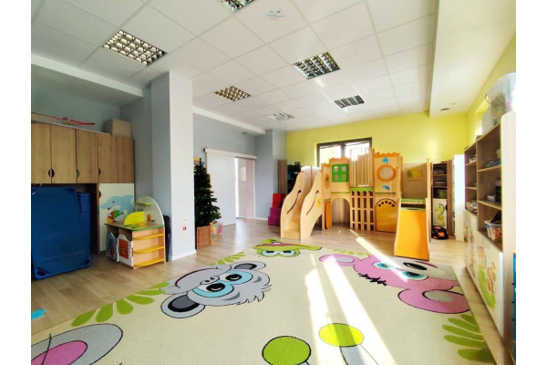 Krak&oacute;w, Podg&oacute;rze Duchackie, Cechowa, Lokal 300m2 Przedszkole / Gabinety lekarskie / Biura  Podg&oacute;rze Kurdwan&oacute;w
