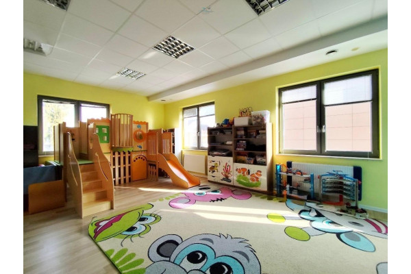 Krak&oacute;w, Podg&oacute;rze Duchackie, Cechowa, Lokal 300m2 Przedszkole / Gabinety lekarskie / Biura  Podg&oacute;rze Kurdwan&oacute;w