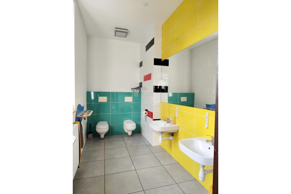 Krak&oacute;w, Podg&oacute;rze Duchackie, Cechowa, Lokal 300m2 Przedszkole / Gabinety lekarskie / Biura  Podg&oacute;rze Kurdwan&oacute;w