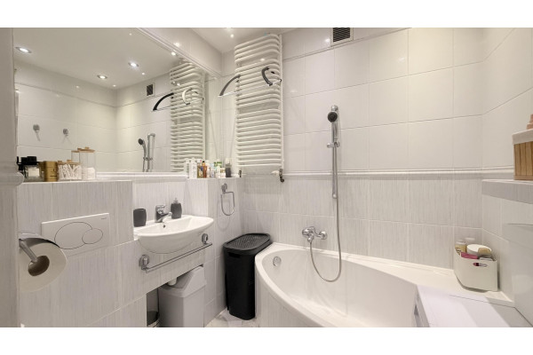 Krak&oacute;w, Krak&oacute;w-Podg&oacute;rze, Kurdwan&oacute;w, Jasne, ustawne mieszkanie 2 pokoje 44m2 2 balkony Krak&oacute;w Kurdwan&oacute;w